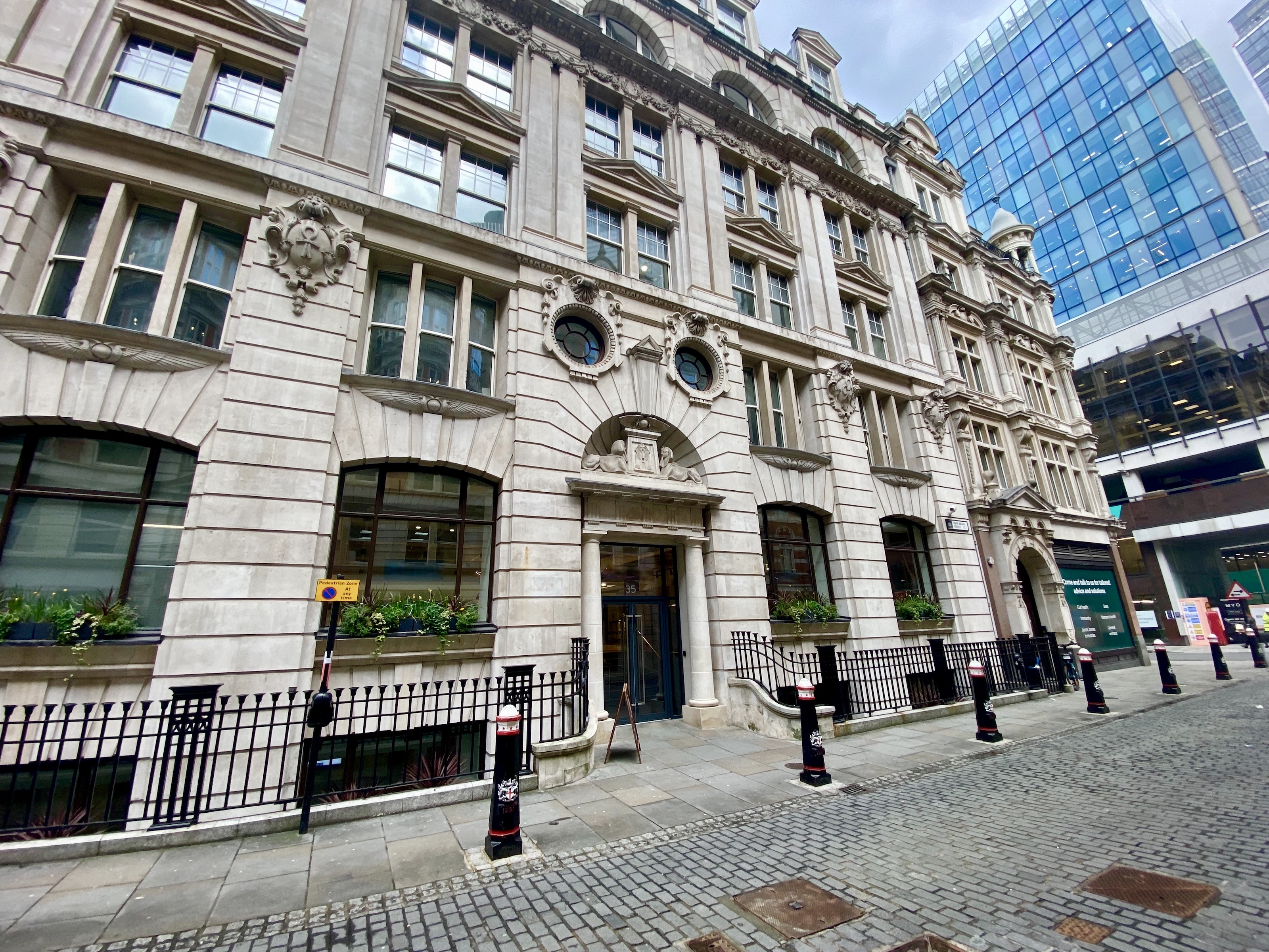 Liverpool Street Physiotherapy - Meet Dr. Chris Curtis